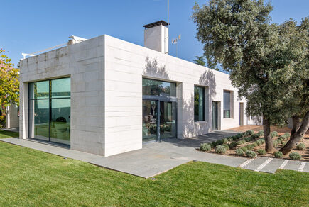 040 LOCKE - La Moraleja - Madrid Spain