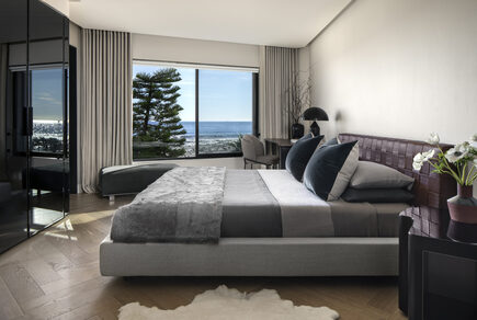 004 LOCKE - Seapoint View - Cape Town SA