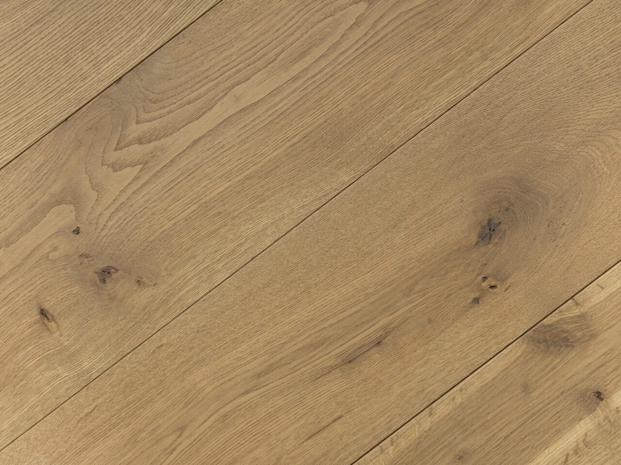 Pebble_detail2_Classical_180