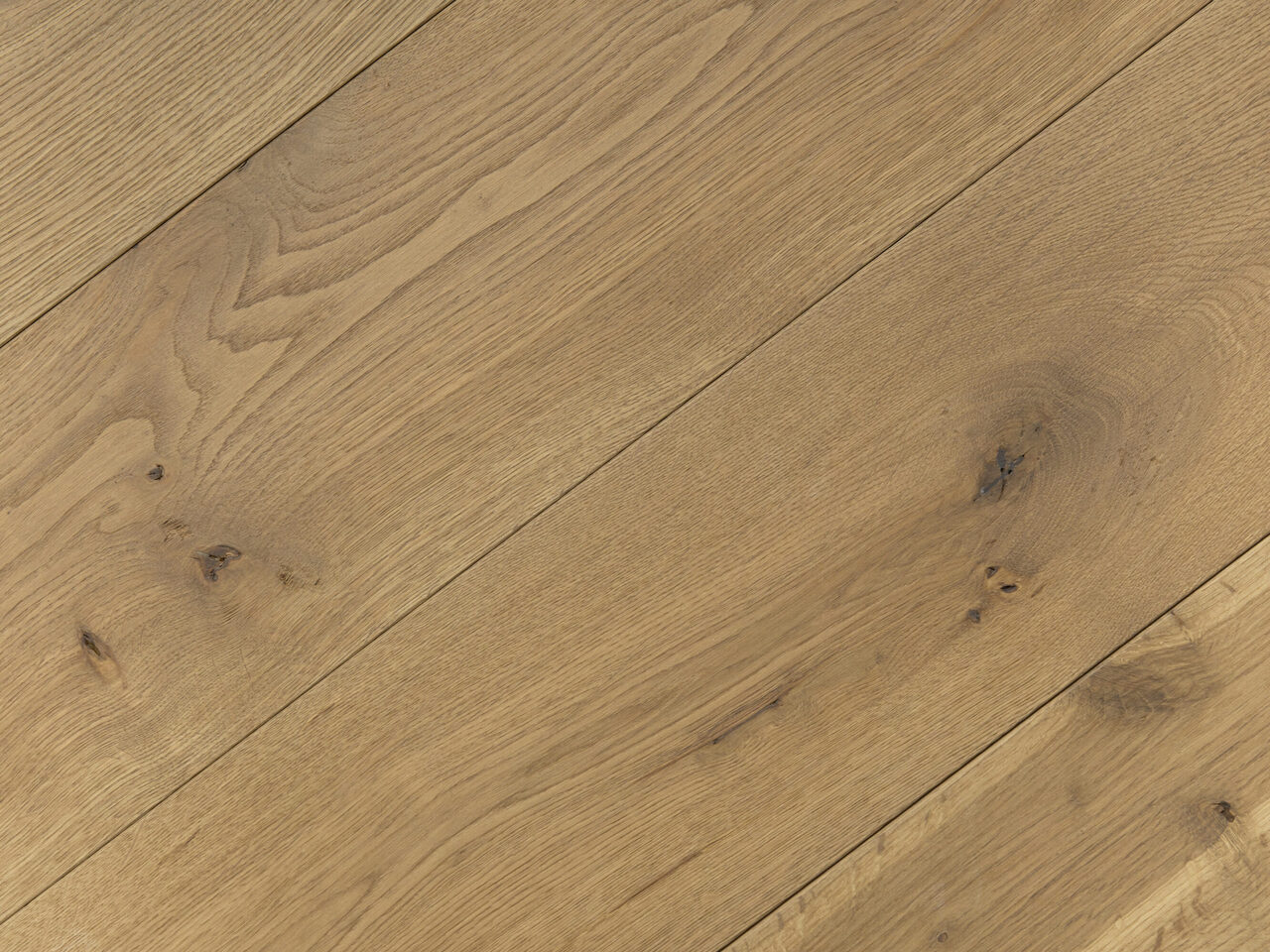 Pebble_detail2_Classical_180