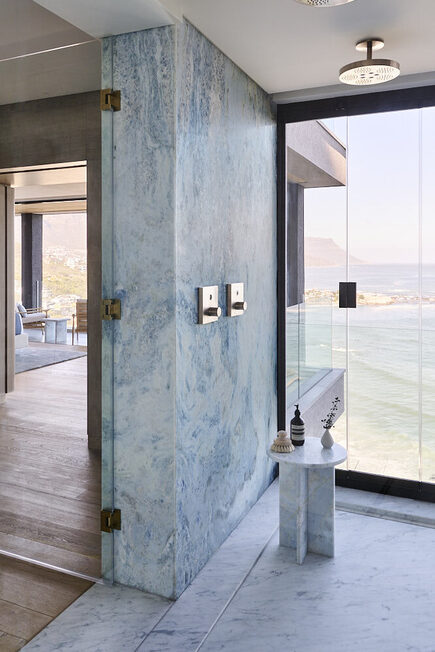 MW240801kloofroad_03_035