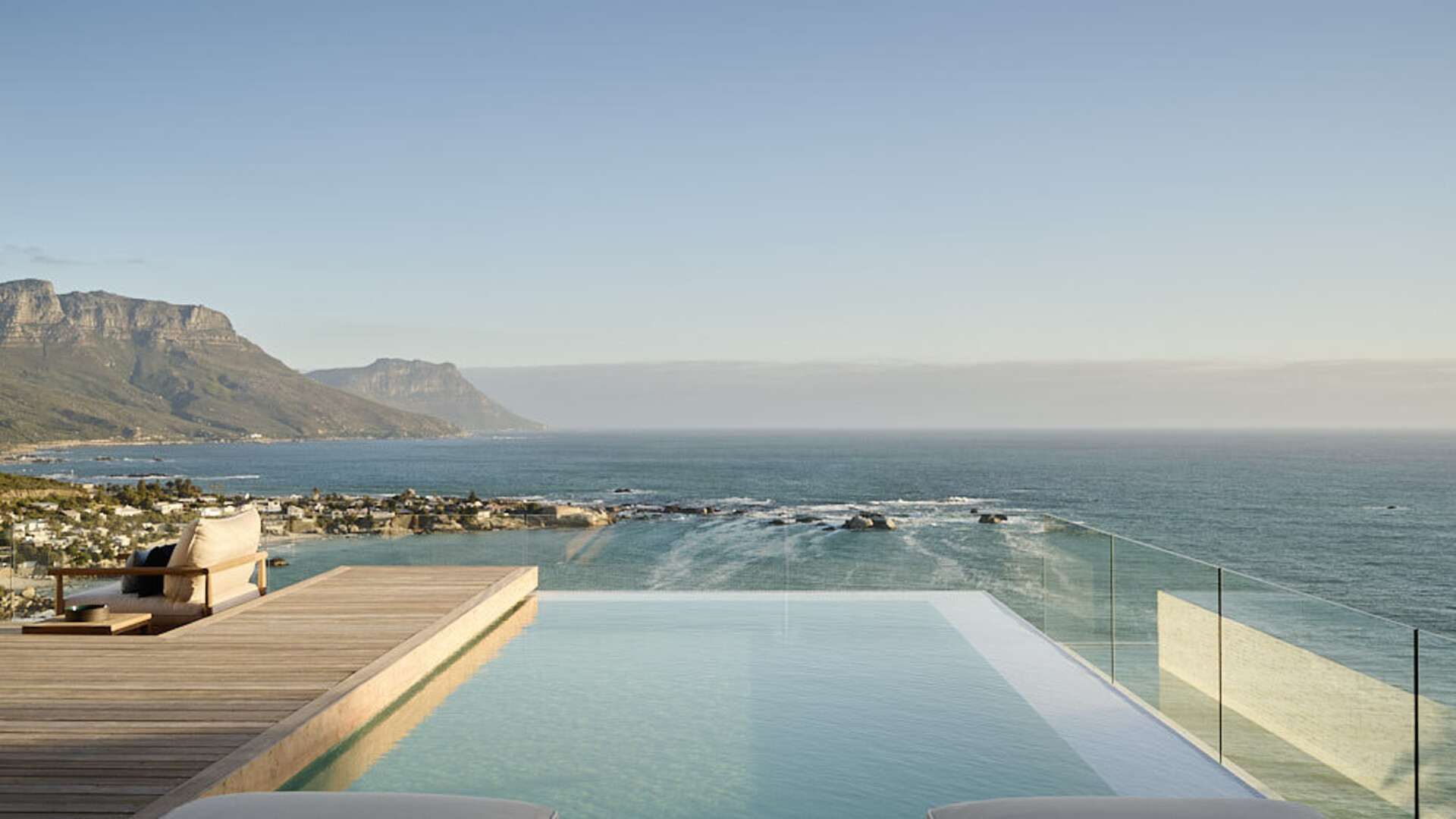 MW240801kloofroad_15_019