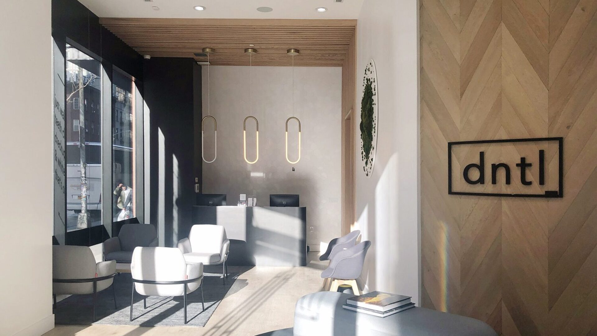 004 MISTY - DNTL Bar - NY USA - CHEVRON