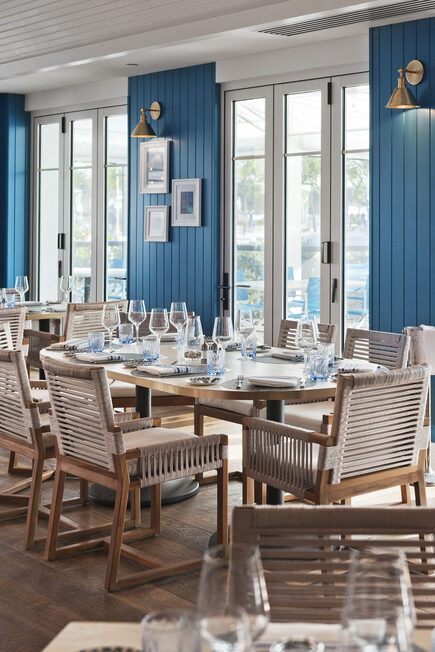 004 LOYAL BRUSHED - Seaside Restaurant - USA