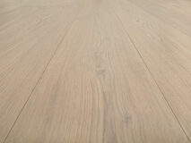 Worthy_detail1_Premier 1-bis_180