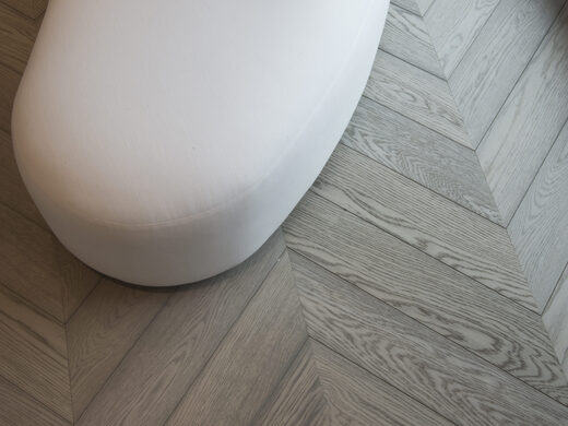 Hakwood Chevron flooring