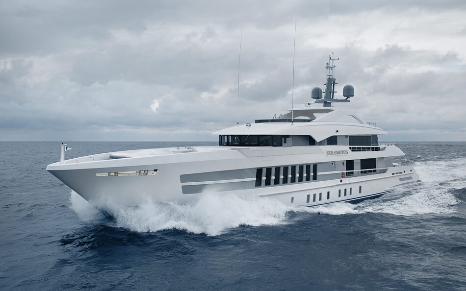 002 HV2580 - YN19055 Solomates - Heesen Yachts-min