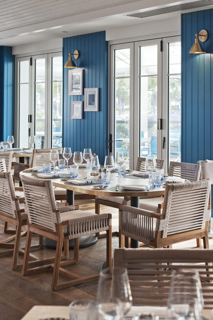 004 LOYAL BRUSHED - Seaside Restaurant - USA