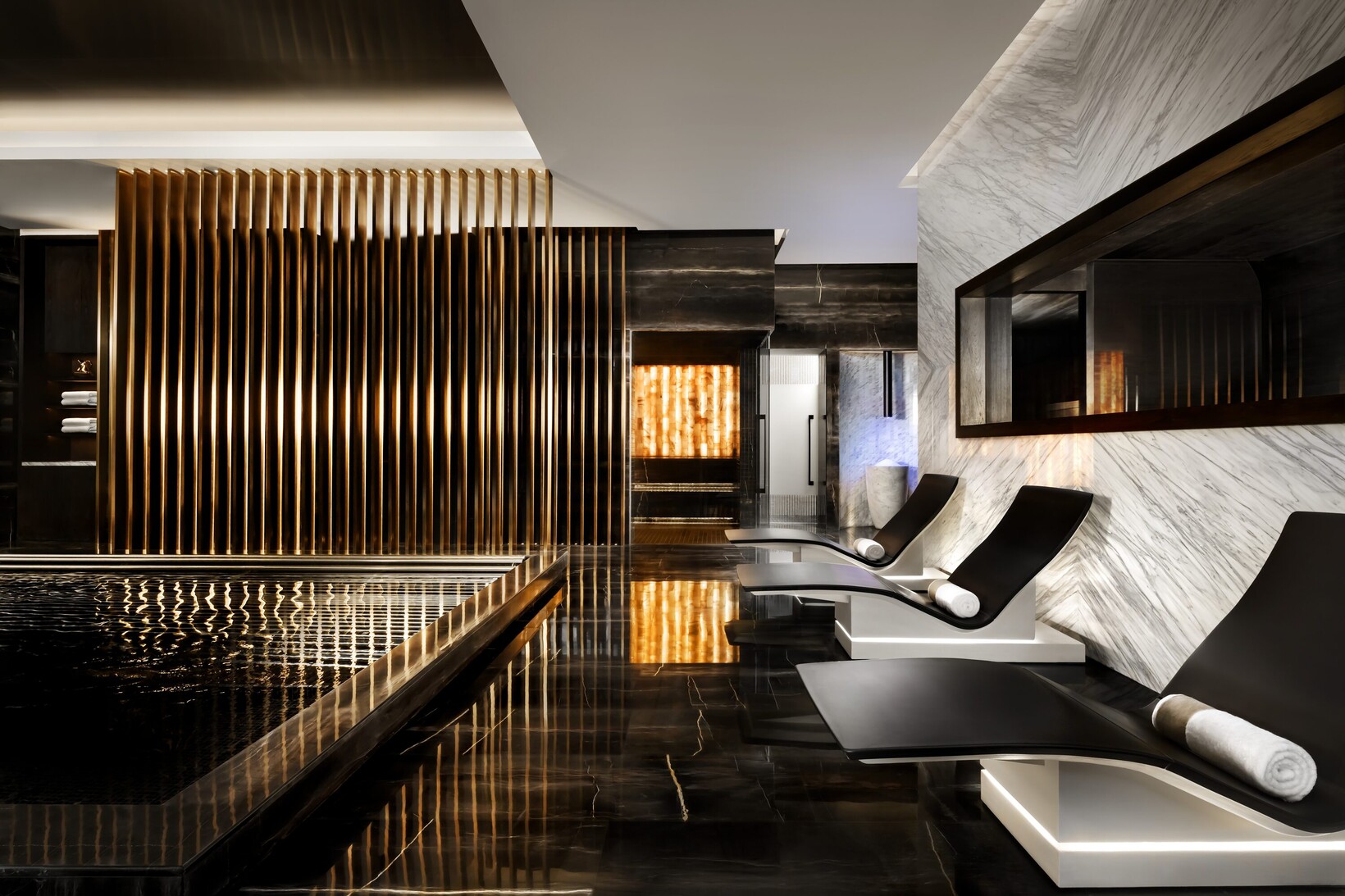 08 Bespoke_UAE, Dubai-Atlantis The Royal Hotel_HOSPITALITY (atrawaken-indoorpool)