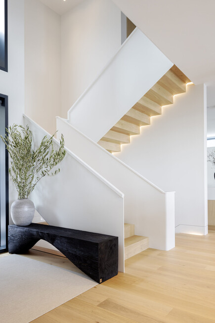 07 Aura-Canada, Vancouver-Modern Living Home_RESIDENTIAL