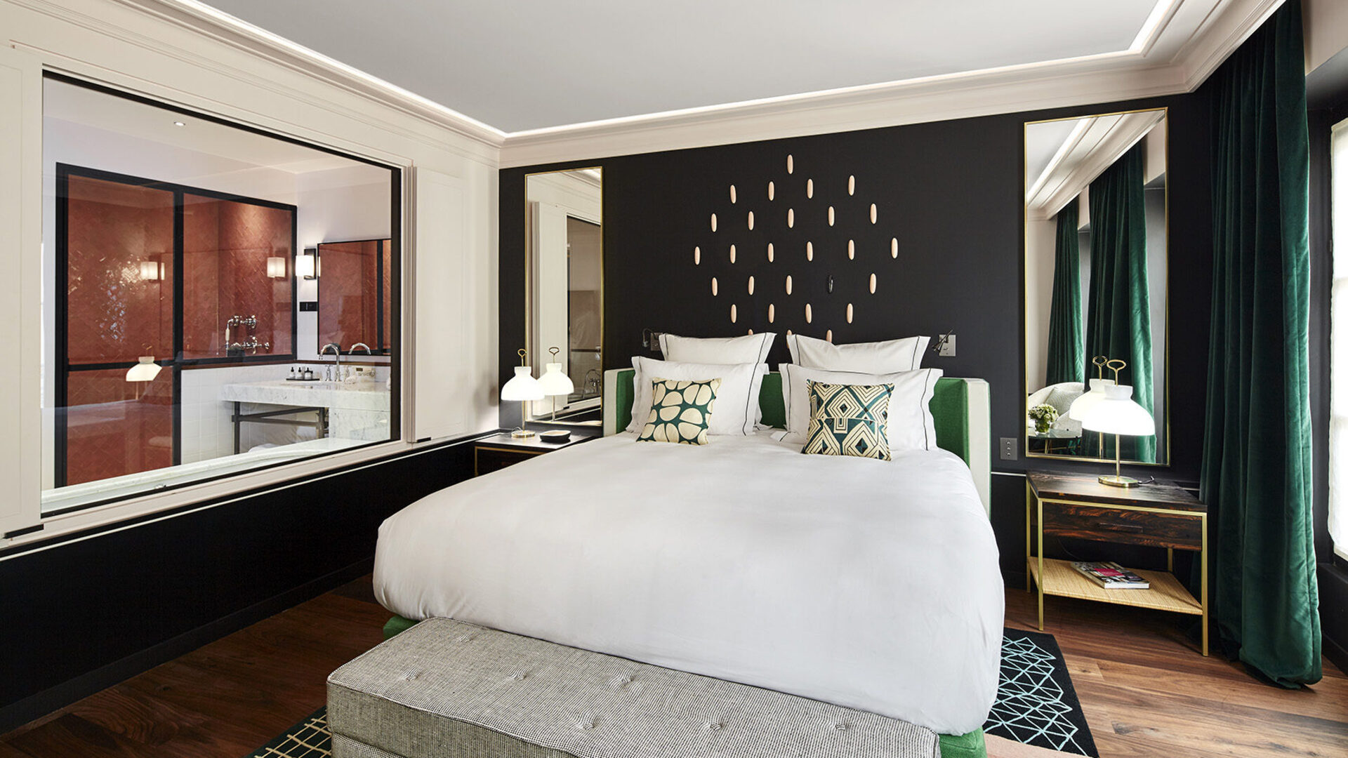 008 WALNUT - Le Roch Hotel - Paris France