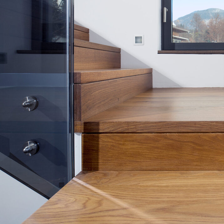 Hakwood European Oak custom stair tread in the Promise color