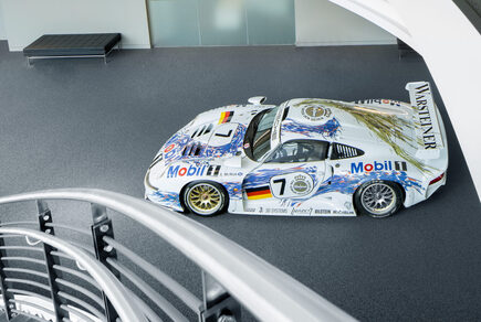 013 GENUINE - Porsche HQ - Atlanta USA
