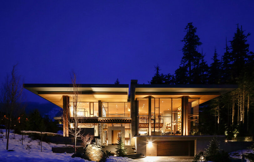 011 HV0666 - Acient Ceders Residence - Wishtler Canada