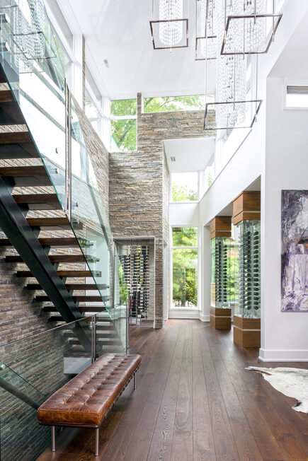 001 INTIMATE - Donessle Drive - Oakville Canada