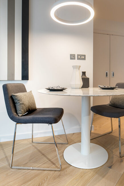 004 DESTIN - Greycoat Street - London UK